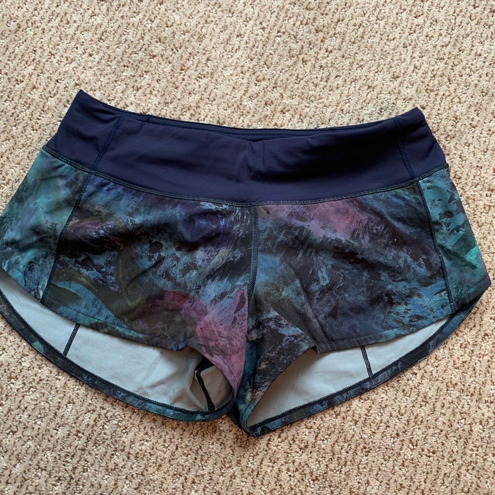 💙 Lululemon Speed Shorts size 4 💙